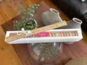 Macaron GIFT BOX: Long (11 to 12 pcs) – $22